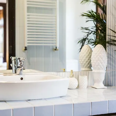 Villa The Seafront Manor By The Getaway Collection Cascais