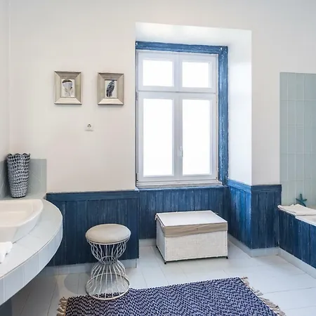 Villa The Seafront Manor By The Getaway Collection Cascais
